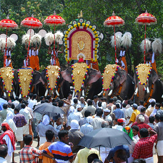 Nenmara Vallangi Vela
