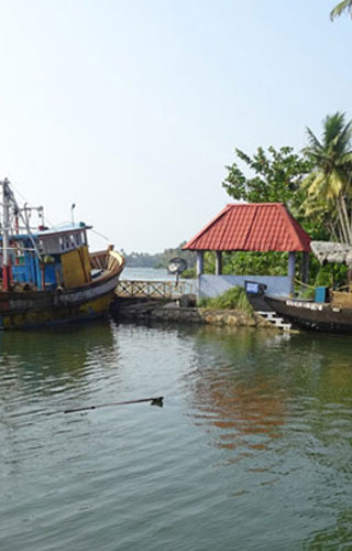 Alumkadavu in Kollam