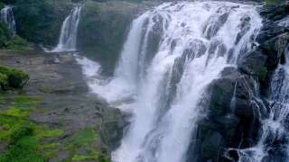 Enticing Thoovanam