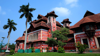 How to find nearby attractions?