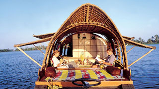 Houseboat cruise